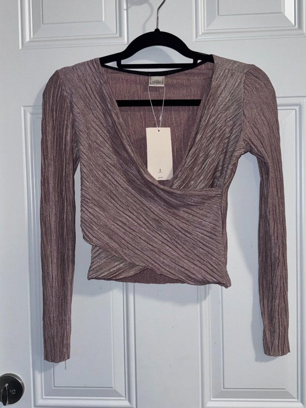 ZaraLadies elelgant light pink top crisscross in the front with long sleeve